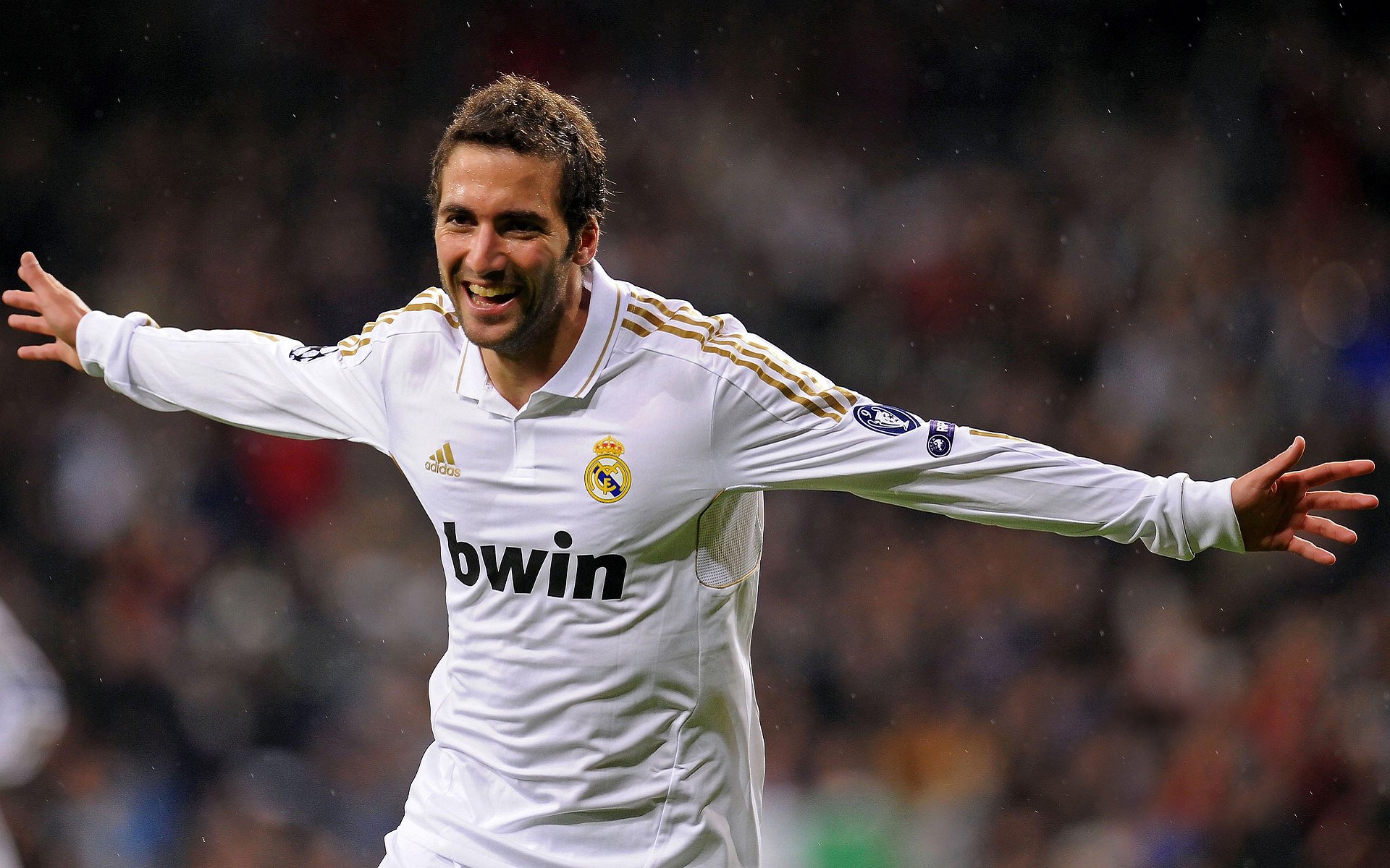 Jiu You download-西甲：巴萨5-1大胜奥萨苏纳，莱万多次破门表现出色，巴萨对战奥萨苏纳